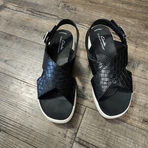 Clarks cloudsteppers woven design sandals womens size 7 black slip on SH2
